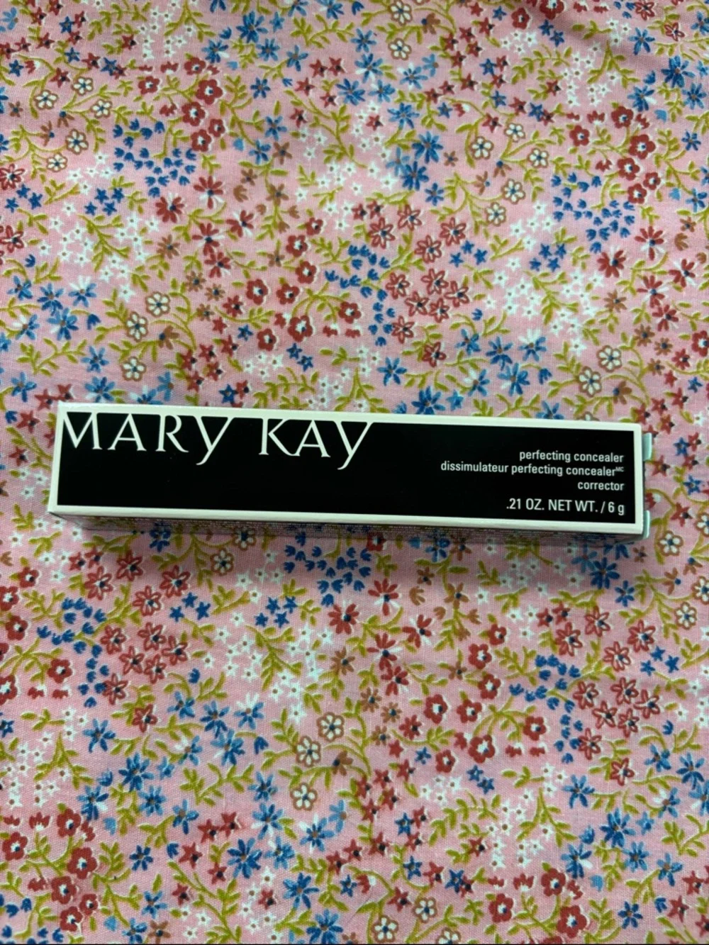 Light bronze - Mary Kay Perfecting Concealer